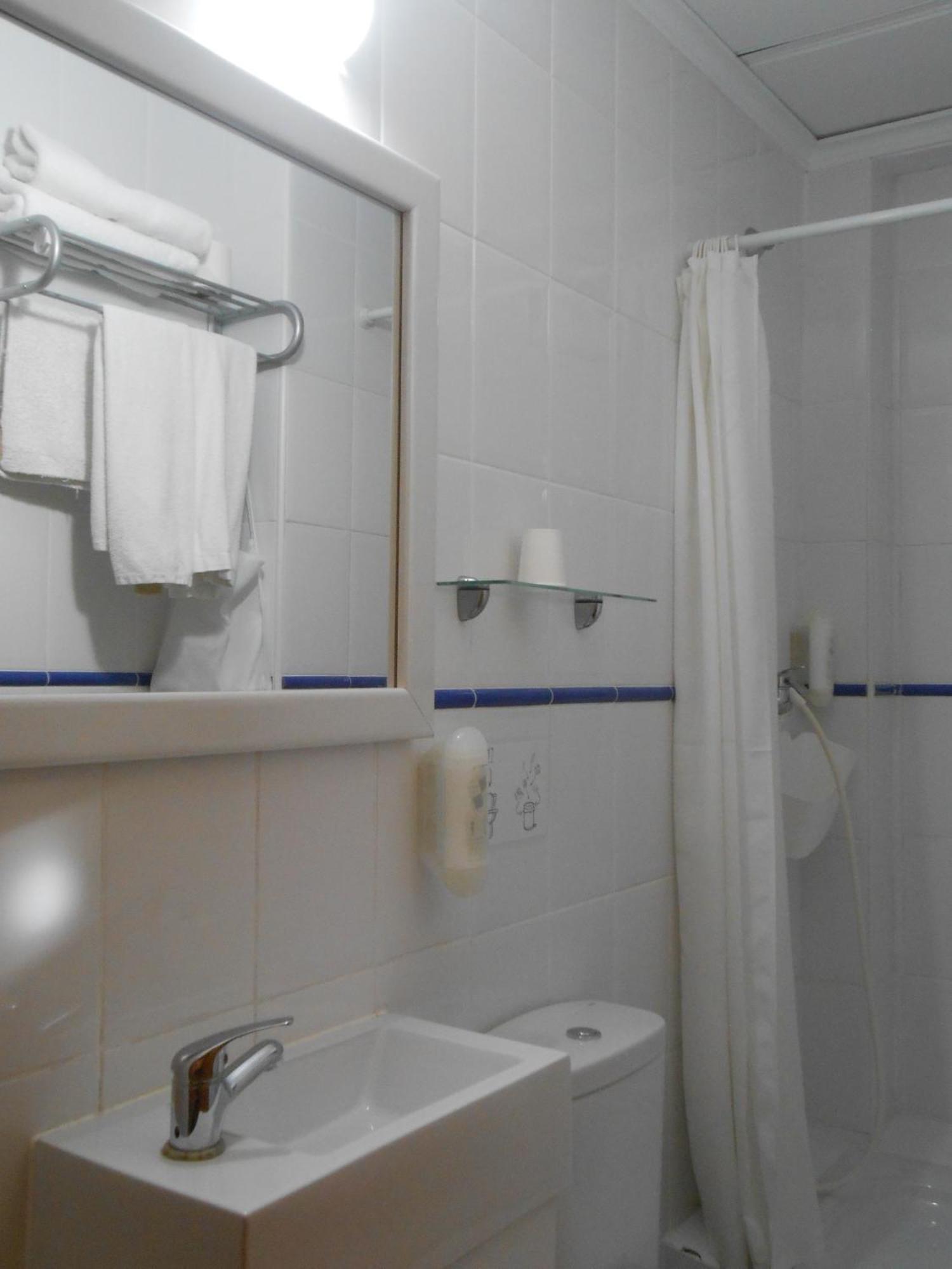 Hostal El Callejón Tarragona Exterior foto